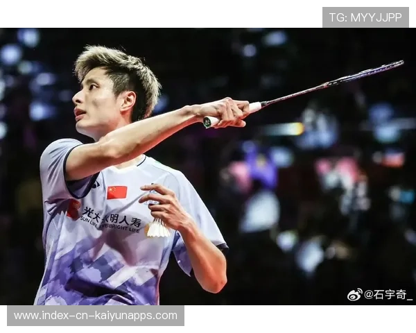 羽毛球明星深情比心感谢无限支持的粉丝们